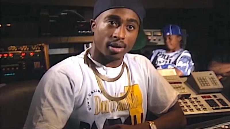 2Pac egy stúdióban a '90-es években